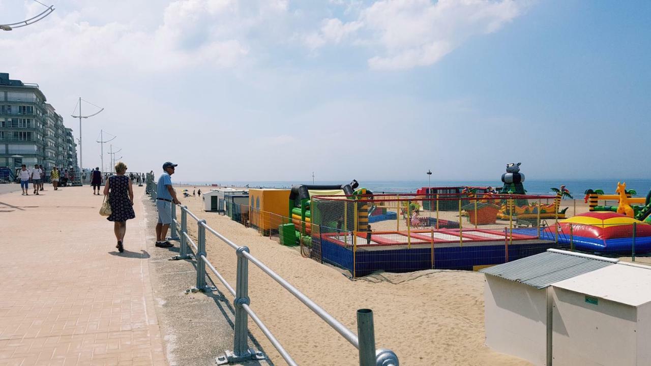 Zeedijk 241, Uitzicht Op Zee, Vue Sur La Mer Koksijde Exterior photo