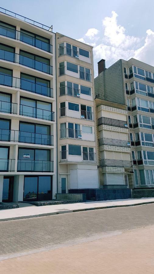 Zeedijk 241, Uitzicht Op Zee, Vue Sur La Mer Koksijde Exterior photo